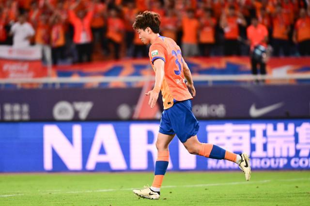 【中超】高准翼凌空斩克雷桑建功 泰山3比2新鹏城